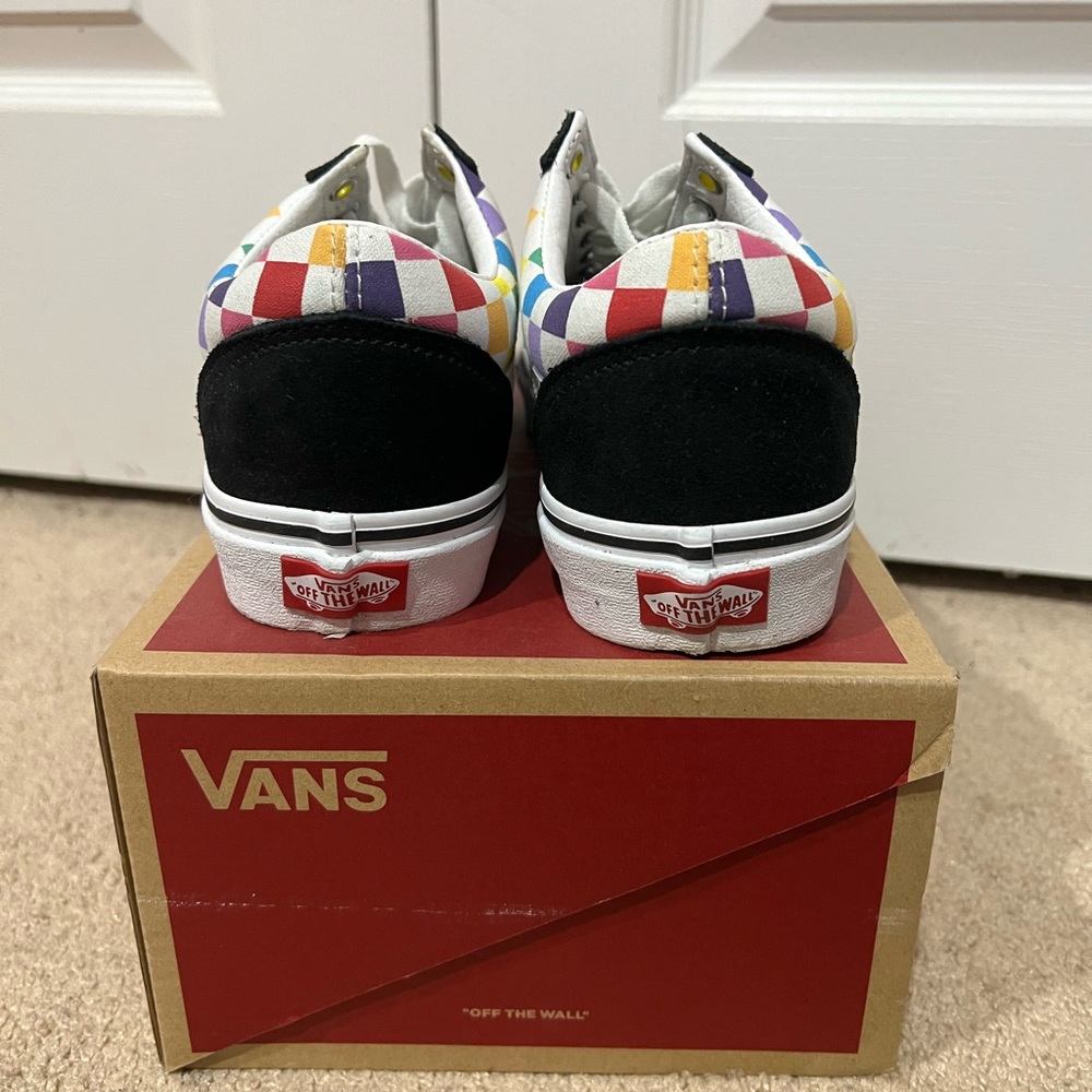 vans - Picture 4 of 8